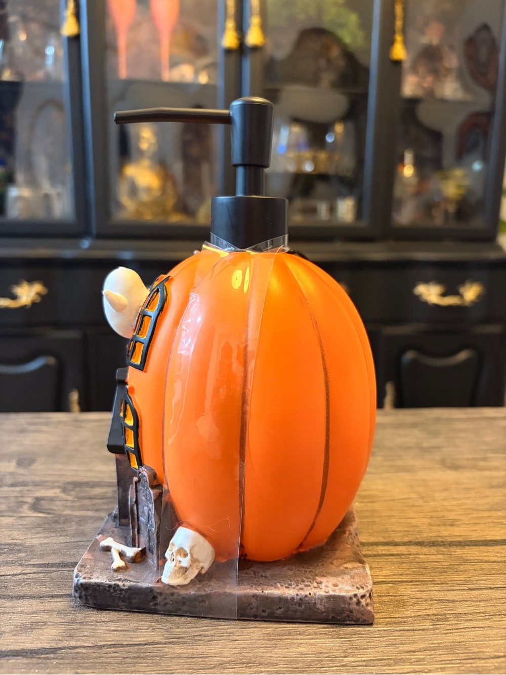 Halloween Pumpkin Soap Dispenser - large 8” x 4.5” - Picture 4 of 8